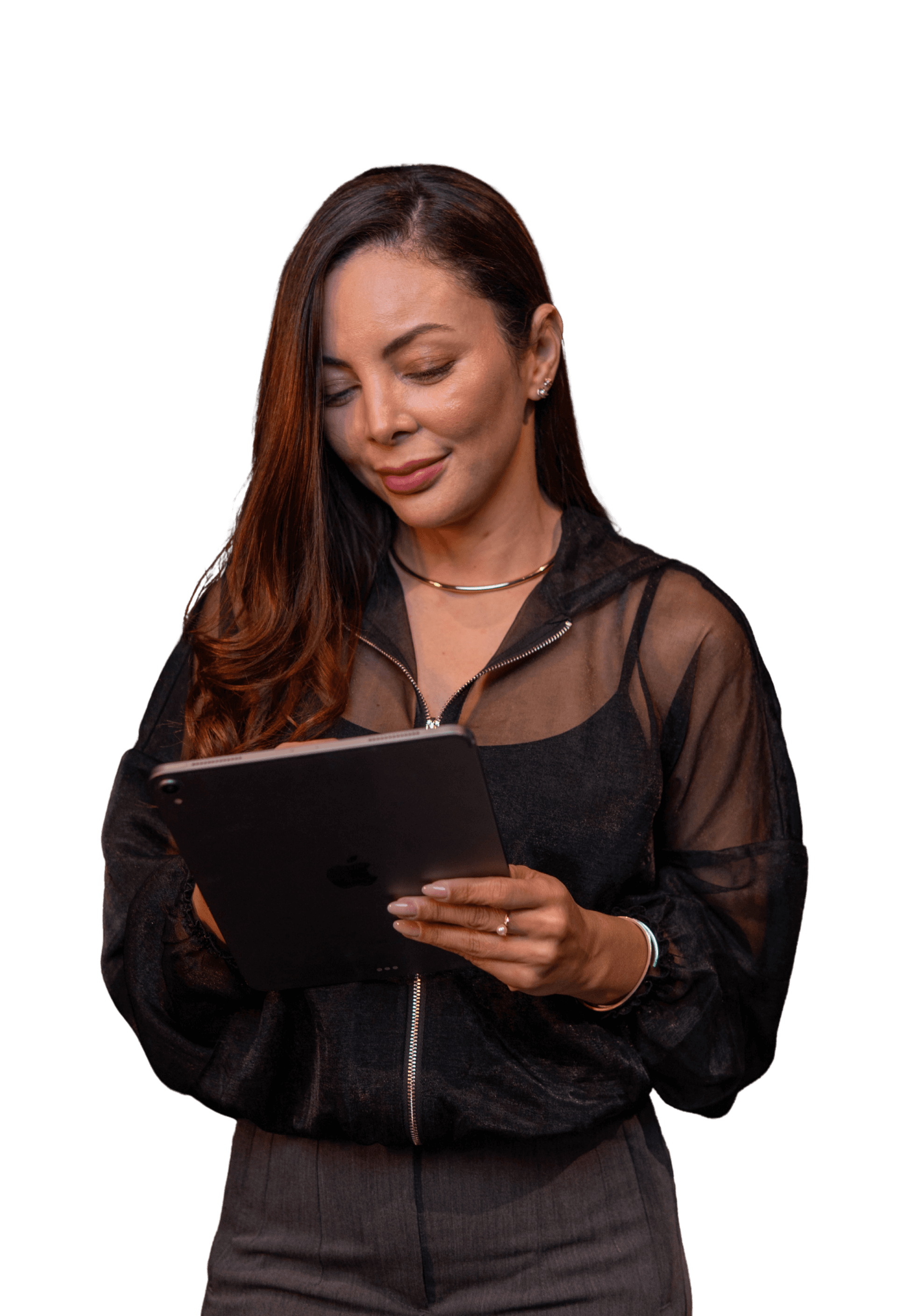 Dra. Luciana Rocha segurando um tablet